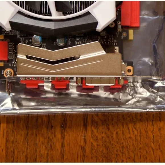 MSI GeForce GTX 960 2GB PCIe 3.0 Overclock Edition Video Card (GTX-960-2GD5T-OC)